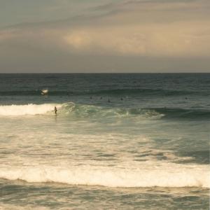 收聽Yana_Pew的Miles Away (feat. BY FOREVER)歌詞歌曲