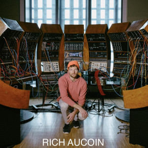 收聽Rich Aucoin的Tonto歌詞歌曲