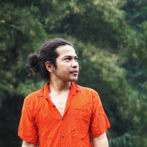 ดาวน์โหลดและฟังเพลง Prasajaning Urip พร้อมเนื้อเพลงจาก Mizho