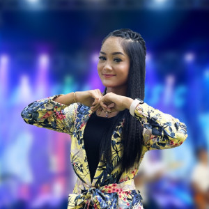 Dengarkan Pengen Nangis Tapi Isin lagu dari Safira Inema dengan lirik