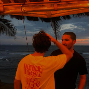 default playlist img