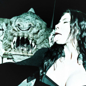 收聽Wolfhound的Madison Ivy (Explicit)歌詞歌曲