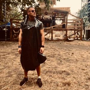 Dengarkan Leniwe Szmaty (feat. John Waiter) (Explicit) lagu dari E.F.G. dengan lirik