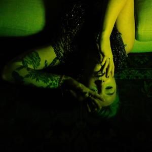 ดาวน์โหลดและฟังเพลง Tip Toe (feat. Harrisun) พร้อมเนื้อเพลงจาก Taylor Ravenna