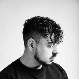 Listen to Credimi song with lyrics from Les