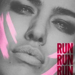 ดาวน์โหลดและฟังเพลง Run Run Run พร้อมเนื้อเพลงจาก Frida Gold