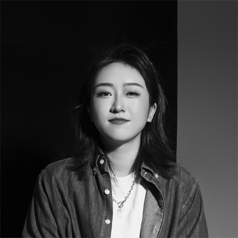 张露文