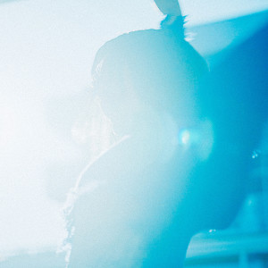 Dengarkan lagu 青 nyanyian H△G dengan lirik