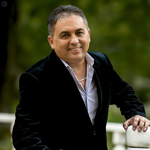 Listen to E Ziua Fericirii Noastre song with lyrics from Lucian Dragan