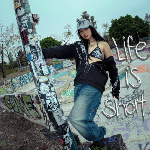 อัลบัม LIFE IS SHORT ศิลปิน Rayben