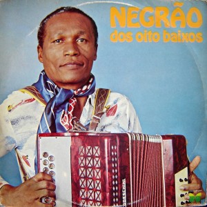 Listen to Levanta Poeira song with lyrics from Negrão dos 8 Baixos