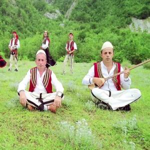 收聽GJOVALIN SHANI的Kenge per babun celin歌詞歌曲