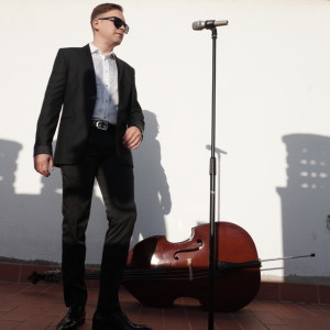 Album Tearing Up My Heart oleh Roman Polonsky