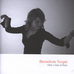 收聽Benedicte Torget的In You Eyes I Gather Blossoms as We Go歌詞歌曲