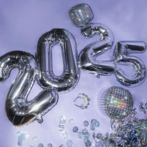 收聽8deuceee7的New year (feat. Sickofsliming) (Explicit)歌詞歌曲