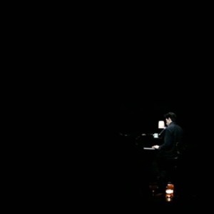 ดาวน์โหลดและฟังเพลง Strawberries (Live at Joe's Pub) พร้อมเนื้อเพลงจาก Francis and the Lights