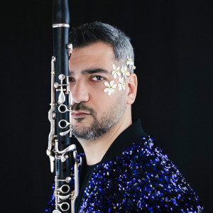 Listen to Azizem'e song with lyrics from Gökhan Demirdöğmez