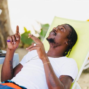 收聽Onemotion的Lowe Me Nuh歌詞歌曲