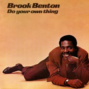 ดาวน์โหลดและฟังเพลง Hiding Behind the Shadow of a Dream พร้อมเนื้อเพลงจาก Brook Benton