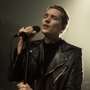 ดาวน์โหลดและฟังเพลง Concubine พร้อมเนื้อเพลงจาก Thomas Azier
