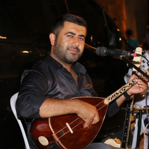 收聽Kadir Taşın的Oyun Halayı歌詞歌曲