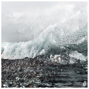 ดาวน์โหลดและฟังเพลง Antics พร้อมเนื้อเพลงจาก Khromi