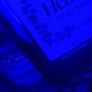 ดาวน์โหลดและฟังเพลง laugh now cry later (Explicit) พร้อมเนื้อเพลงจาก SKON