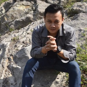 Listen to Sakit Hatiku song with lyrics from Diaz BJ