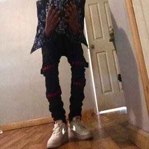 收聽Cutta的Vomit (Explicit)歌詞歌曲