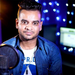 Dengarkan lagu Eshren Eshren nyanyian Ali Farouk dengan lirik