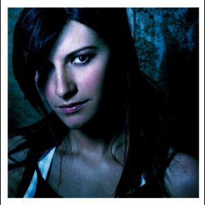 收聽Laura Pausini的Escucha atento歌詞歌曲