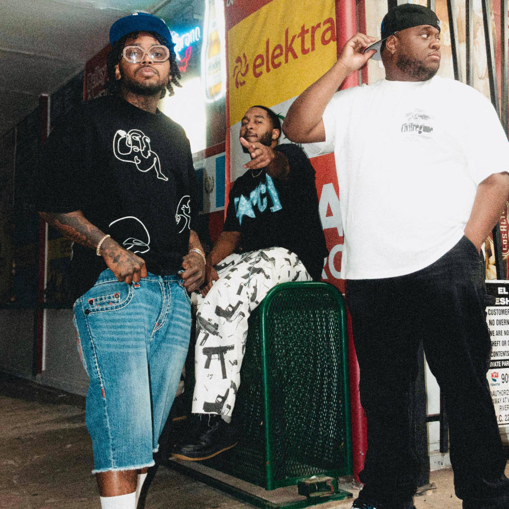 BLACOUT (feat. Restnstar & RoddaThaRuler) (Explicit)