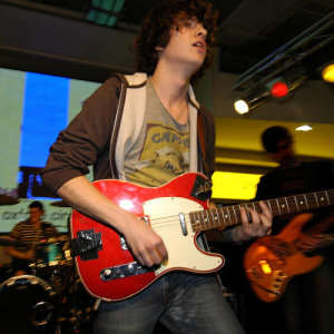 ดาวน์โหลดและฟังเพลง You Don't Love Me พร้อมเนื้อเพลงจาก The Kooks