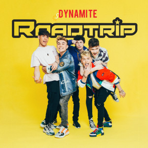 Dengarkan lagu Flashing Lights nyanyian Roadtrip dengan lirik