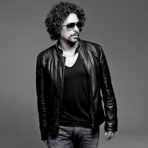 Sandy Rivera ดาวน์โหลดและฟังเพลงฮิตจาก Sandy Rivera