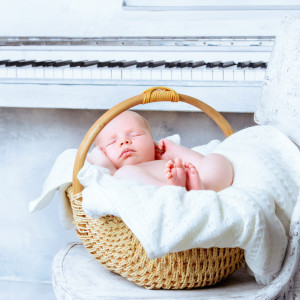 Dengarkan lagu Sleep Baby Sleep nyanyian Classic Music For Babys dengan lirik