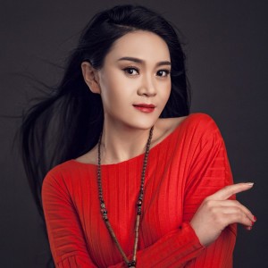 Listen to 歌在飞 (Live) song with lyrics from 闫辽艳