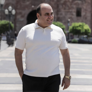 Listen to Pap jan shnorhavor song with lyrics from Armen Khublaryan