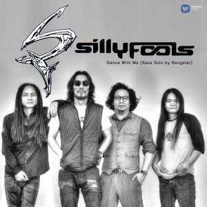 ดาวน์โหลดและฟังเพลง Dance With Me (Bass Solo by Rangster) พร้อมเนื้อเพลงจาก Silly Fools