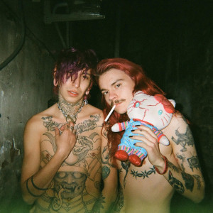 Dengarkan lagu Motorola (Explicit) nyanyian SMRTDEATH dengan lirik