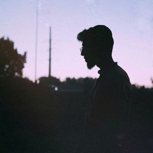 收听רג'ה的חצות歌词歌曲