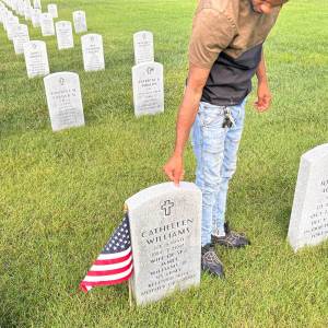 ดาวน์โหลดและฟังเพลง unconditional pain (Explicit) พร้อมเนื้อเพลงจาก Rius