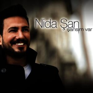 收聽Nida Şan的Hop歌詞歌曲