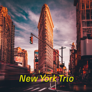 Dengarkan lagu Sky Tower nyanyian New York Trio dengan lirik
