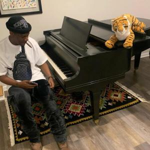 default playlist img