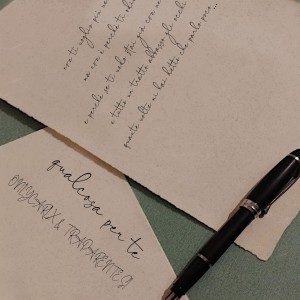 Dengarkan lagu qualcosa per te (Explicit) nyanyian onlycarlx dengan lirik