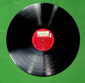 Listen to 斯大林颂（二） song with lyrics from 中国青年艺术团合唱队