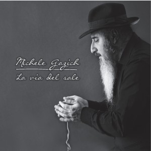 Dengarkan lagu Un tempo la fuga era un'arte nyanyian Michele Gazich dengan lirik