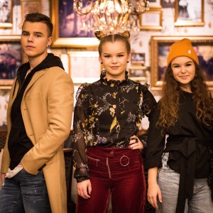 收聽LIN D的What a Feeling歌詞歌曲