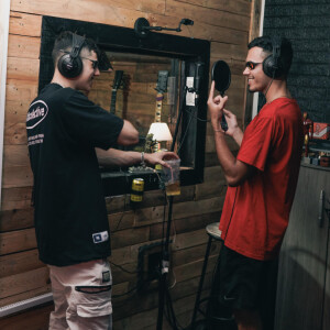 default playlist img